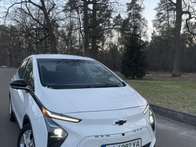 Белый Шевроле Bolt EV, объемом двигателя 0 л и пробегом 49 тыс. км за 19000 $, фото 1 на Automoto.ua