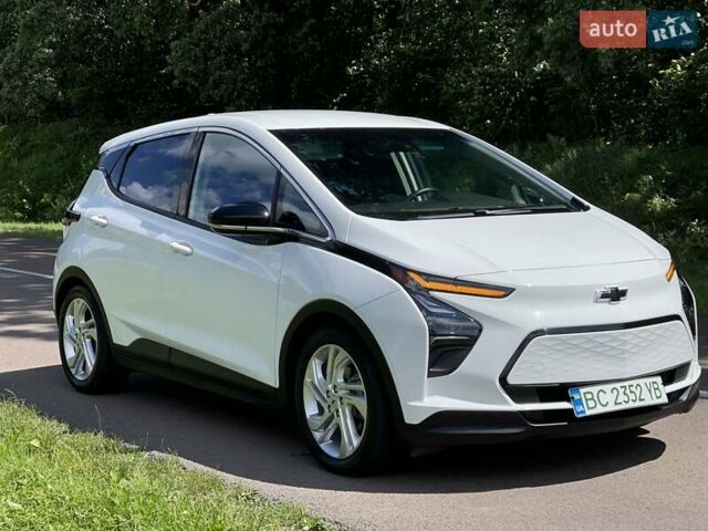 Белый Шевроле Bolt EV, объемом двигателя 0 л и пробегом 20 тыс. км за 19999 $, фото 1 на Automoto.ua