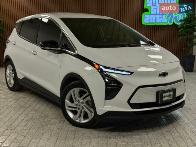 Білий Шевроле Bolt EV, об'ємом двигуна 0 л та пробігом 40 тис. км за 18800 $, фото 1 на Automoto.ua