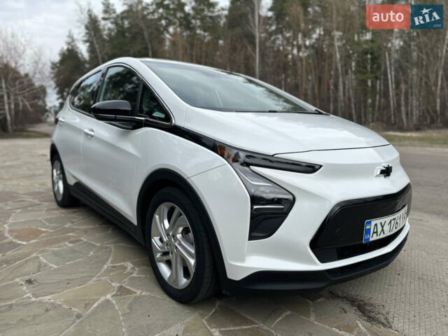 Белый Шевроле Bolt EV, объемом двигателя 0 л и пробегом 33 тыс. км за 17200 $, фото 1 на Automoto.ua