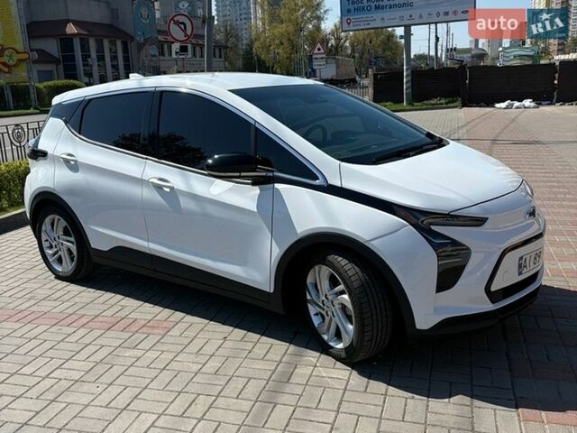 Белый Шевроле Bolt EV, объемом двигателя 0 л и пробегом 42 тыс. км за 17500 $, фото 1 на Automoto.ua
