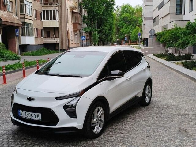Белый Шевроле Bolt EV, объемом двигателя 0 л и пробегом 61 тыс. км за 17550 $, фото 1 на Automoto.ua