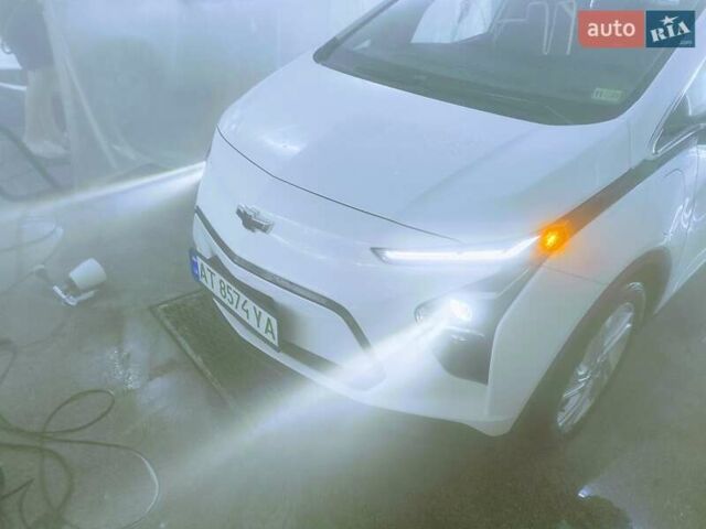 Белый Шевроле Bolt EV, объемом двигателя 0 л и пробегом 82 тыс. км за 17500 $, фото 1 на Automoto.ua