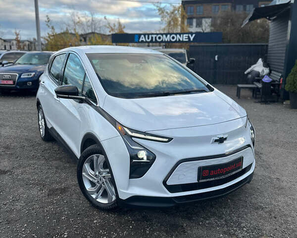 Белый Шевроле Bolt EV, объемом двигателя 0 л и пробегом 41 тыс. км за 16999 $, фото 1 на Automoto.ua