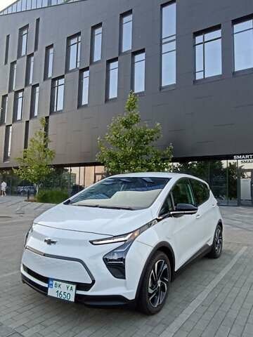 Белый Шевроле Bolt EV, объемом двигателя 0 л и пробегом 7 тыс. км за 22500 $, фото 1 на Automoto.ua