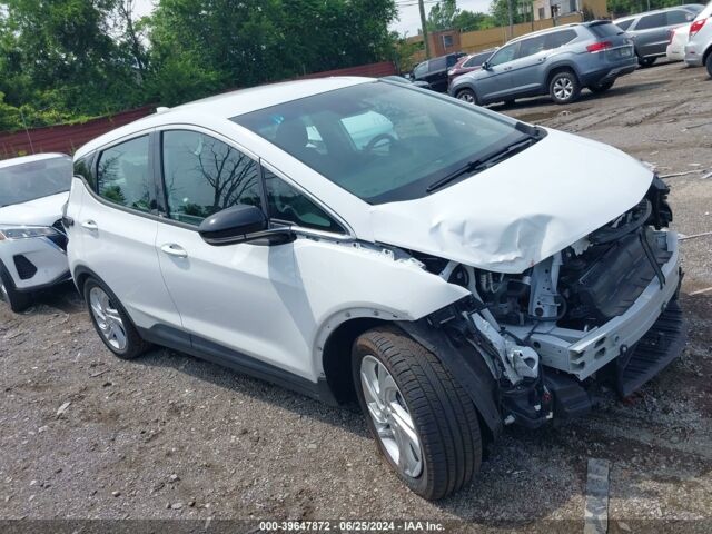 Белый Шевроле Bolt EV, объемом двигателя 0 л и пробегом 35 тыс. км за 12800 $, фото 1 на Automoto.ua