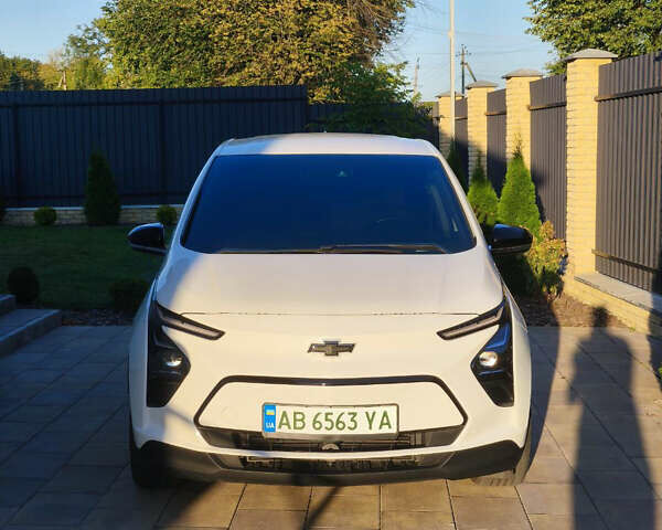 Білий Шевроле Bolt EV, об'ємом двигуна 0 л та пробігом 64 тис. км за 16700 $, фото 1 на Automoto.ua