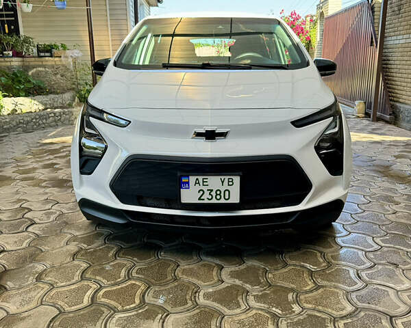 Белый Шевроле Bolt EV, объемом двигателя 0 л и пробегом 25 тыс. км за 22500 $, фото 1 на Automoto.ua