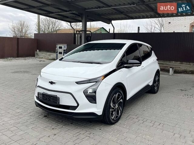 Белый Шевроле Bolt EV, объемом двигателя 0 л и пробегом 30 тыс. км за 18200 $, фото 1 на Automoto.ua