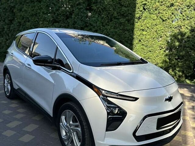 Белый Шевроле Bolt EV, объемом двигателя 0 л и пробегом 34 тыс. км за 16899 $, фото 1 на Automoto.ua