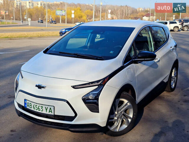 Белый Шевроле Bolt EV, объемом двигателя 0 л и пробегом 56 тыс. км за 16800 $, фото 1 на Automoto.ua