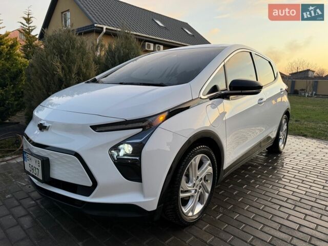 Белый Шевроле Bolt EV, объемом двигателя 0 л и пробегом 32 тыс. км за 18200 $, фото 1 на Automoto.ua