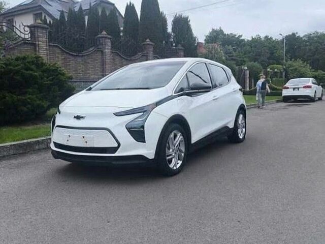 Белый Шевроле Bolt EV, объемом двигателя 0 л и пробегом 47 тыс. км за 12600 $, фото 1 на Automoto.ua