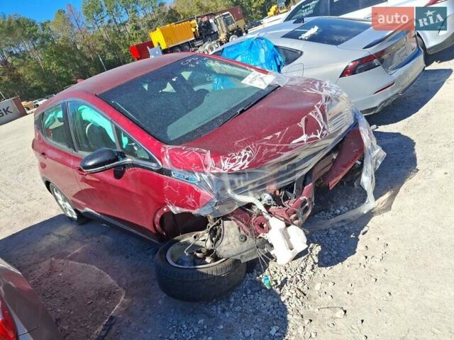 Красный Шевроле Bolt EV, объемом двигателя 0 л и пробегом 37 тыс. км за 7000 $, фото 1 на Automoto.ua