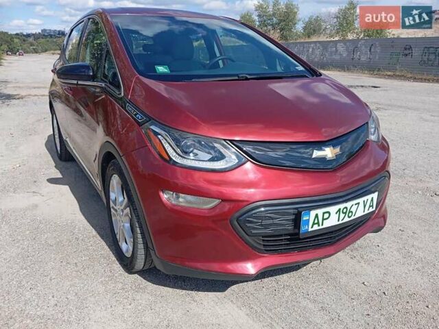Красный Шевроле Bolt EV, объемом двигателя 0 л и пробегом 67 тыс. км за 14550 $, фото 1 на Automoto.ua