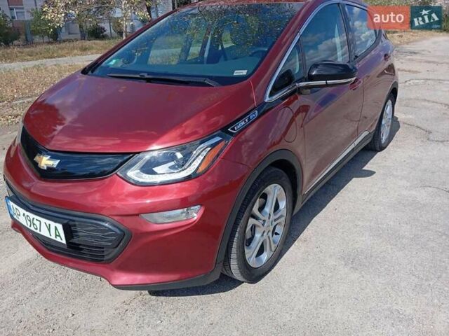 Красный Шевроле Bolt EV, объемом двигателя 0 л и пробегом 68 тыс. км за 15250 $, фото 1 на Automoto.ua