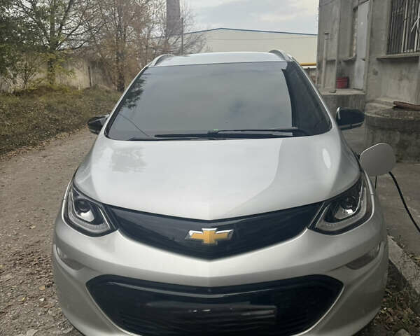 Серый Шевроле Bolt EV, объемом двигателя 0 л и пробегом 153 тыс. км за 15000 $, фото 1 на Automoto.ua