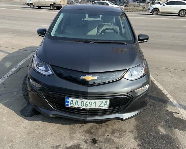 Серый Шевроле Bolt EV, объемом двигателя 0 л и пробегом 92 тыс. км за 16500 $, фото 1 на Automoto.ua