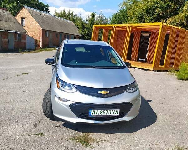 Серый Шевроле Bolt EV, объемом двигателя 0 л и пробегом 120 тыс. км за 15000 $, фото 1 на Automoto.ua