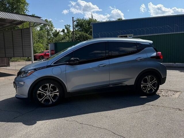 Серый Шевроле Bolt EV, объемом двигателя 0 л и пробегом 156 тыс. км за 13700 $, фото 1 на Automoto.ua