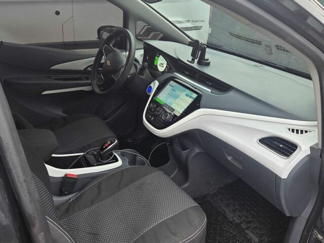 Сірий Шевроле Bolt EV, об'ємом двигуна 0 л та пробігом 61 тис. км за 13300 $, фото 1 на Automoto.ua
