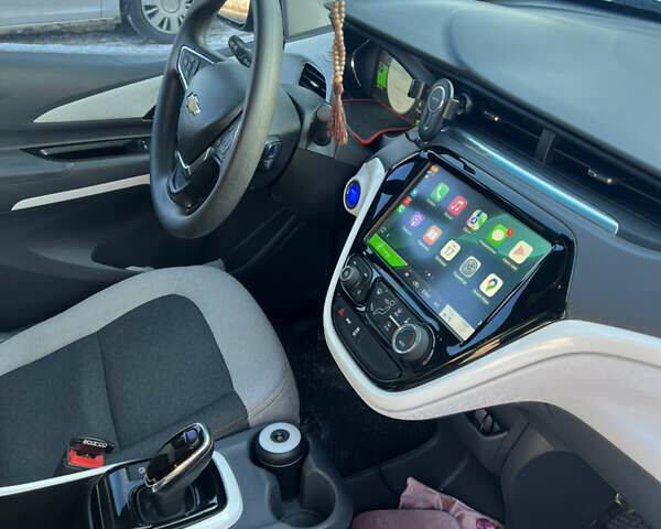 Сірий Шевроле Bolt EV, об'ємом двигуна 0 л та пробігом 59 тис. км за 16200 $, фото 1 на Automoto.ua