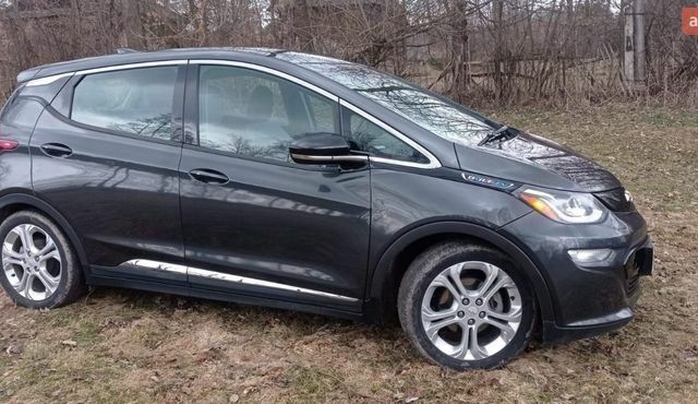 Сірий Шевроле Bolt EV, об'ємом двигуна 0 л та пробігом 98 тис. км за 12999 $, фото 1 на Automoto.ua