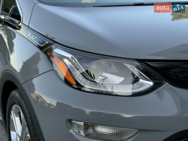 Серый Шевроле Bolt EV, объемом двигателя 0 л и пробегом 64 тыс. км за 16000 $, фото 1 на Automoto.ua