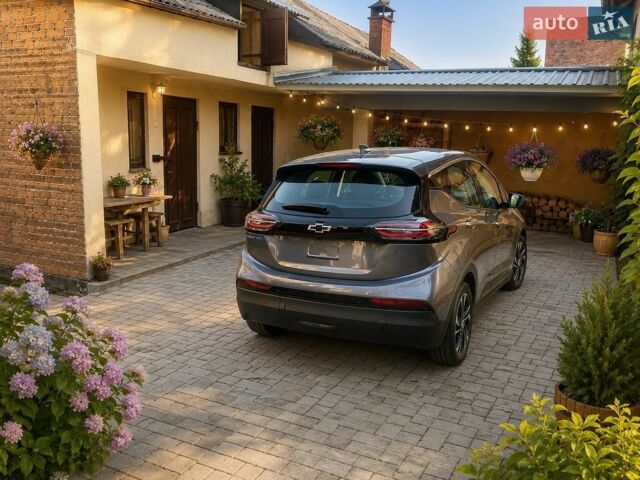 Серый Шевроле Bolt EV, объемом двигателя 0 л и пробегом 73 тыс. км за 16000 $, фото 1 на Automoto.ua
