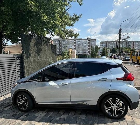 Синий Шевроле Bolt EV, объемом двигателя 0 л и пробегом 123 тыс. км за 16000 $, фото 1 на Automoto.ua
