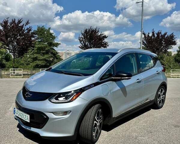 Синий Шевроле Bolt EV, объемом двигателя 0 л и пробегом 93 тыс. км за 14200 $, фото 1 на Automoto.ua