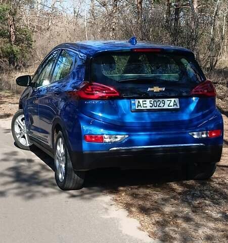 Синий Шевроле Bolt EV, объемом двигателя 0 л и пробегом 88 тыс. км за 17800 $, фото 1 на Automoto.ua