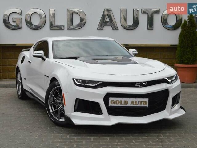 Белый Шевроле Камаро, объемом двигателя 2 л и пробегом 111 тыс. км за 19900 $, фото 1 на Automoto.ua