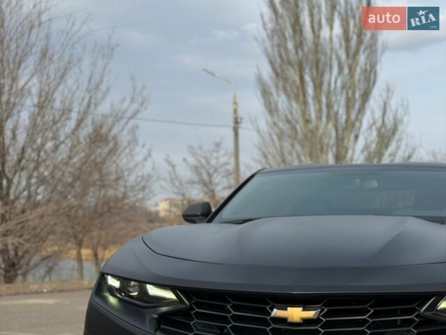 Черный Шевроле Камаро, объемом двигателя 2 л и пробегом 74 тыс. км за 26999 $, фото 1 на Automoto.ua