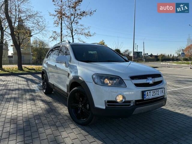 Білий Шевроле Каптіва, об'ємом двигуна 2 л та пробігом 245 тис. км за 9300 $, фото 1 на Automoto.ua