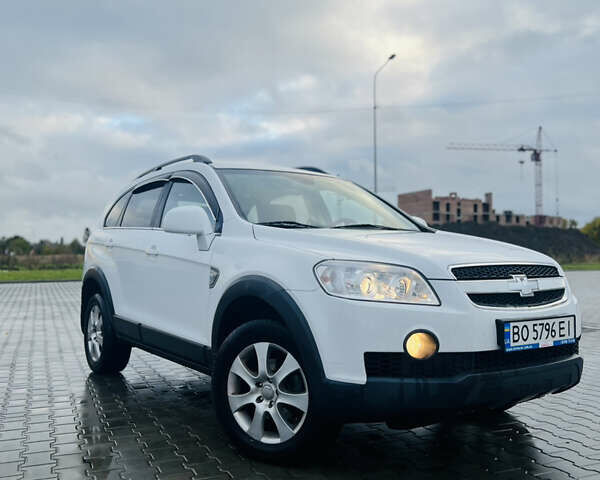 Шевроле Каптива 2010 в Луцке на Automoto.ua Белый Шевроле Каптива, объемом двигателя 2.41 л и пробегом 187 тыс. км за 7600 $, фото 1 на Automoto.ua