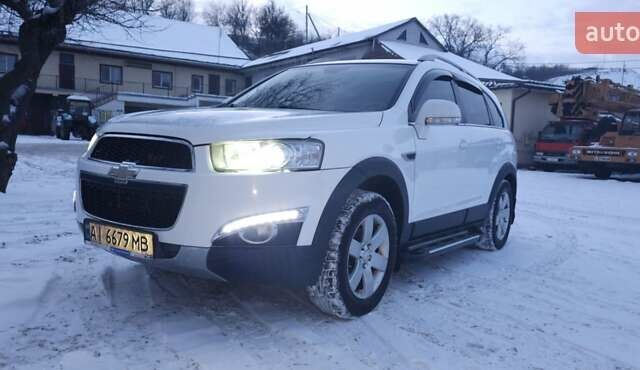 Білий Шевроле Каптіва, об'ємом двигуна 2.38 л та пробігом 183 тис. км за 10000 $, фото 1 на Automoto.ua