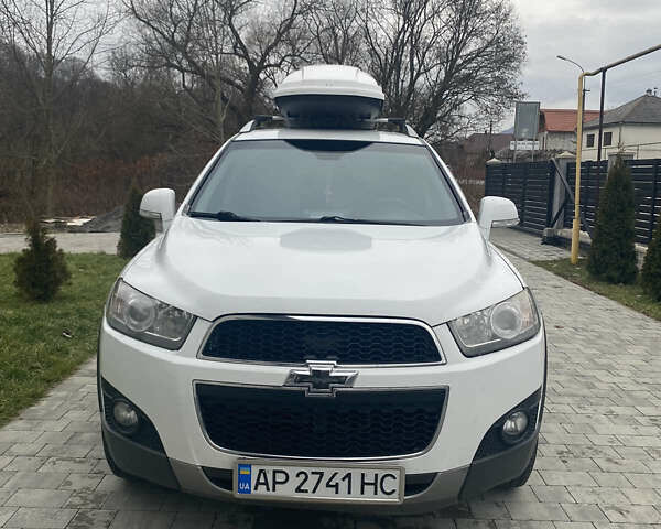 Білий Шевроле Каптіва, об'ємом двигуна 2.4 л та пробігом 350 тис. км за 8999 $, фото 1 на Automoto.ua