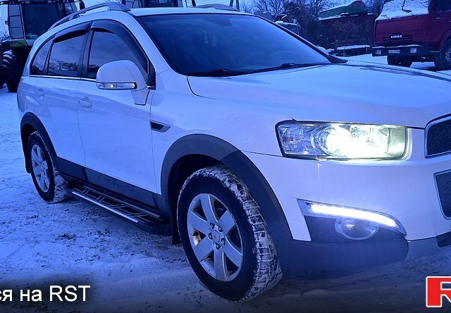 Білий Шевроле Каптіва, об'ємом двигуна 2.4 л та пробігом 18300 тис. км за 10000 $, фото 1 на Automoto.ua