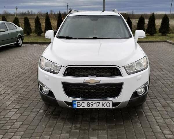 Білий Шевроле Каптіва, об'ємом двигуна 2.23 л та пробігом 325 тис. км за 9899 $, фото 1 на Automoto.ua