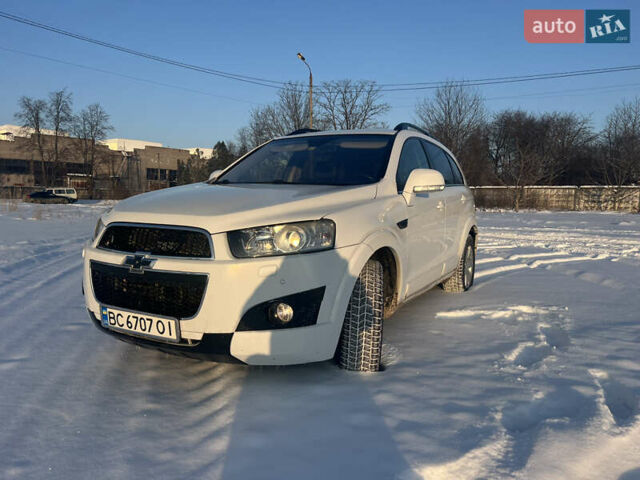 Белый Шевроле Каптива, объемом двигателя 2.23 л и пробегом 320 тыс. км за 10700 $, фото 1 на Automoto.ua