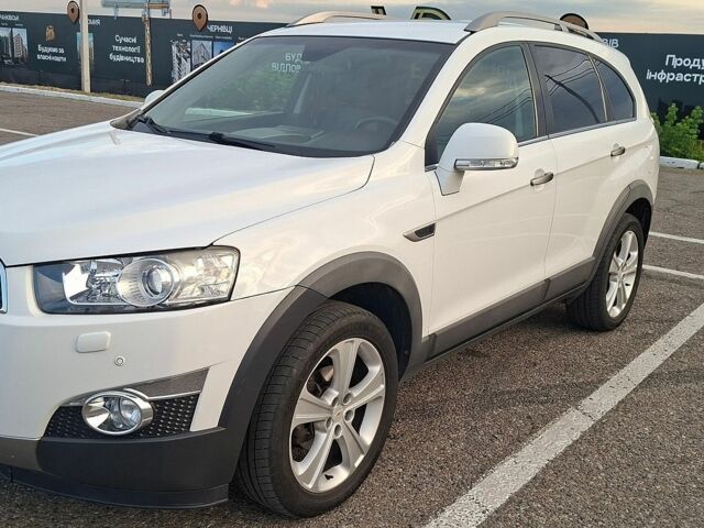 Білий Шевроле Каптіва, об'ємом двигуна 2.2 л та пробігом 198 тис. км за 12700 $, фото 1 на Automoto.ua