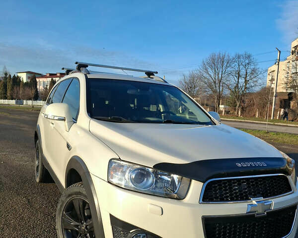 Белый Шевроле Каптива, объемом двигателя 2.23 л и пробегом 223 тыс. км за 10299 $, фото 1 на Automoto.ua