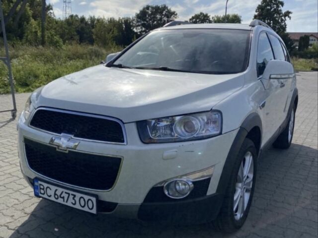 Белый Шевроле Каптива, объемом двигателя 2.2 л и пробегом 230 тыс. км за 10800 $, фото 1 на Automoto.ua