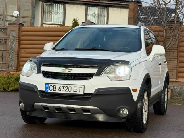 Белый Шевроле Каптива, объемом двигателя 2.4 л и пробегом 220 тыс. км за 8900 $, фото 1 на Automoto.ua