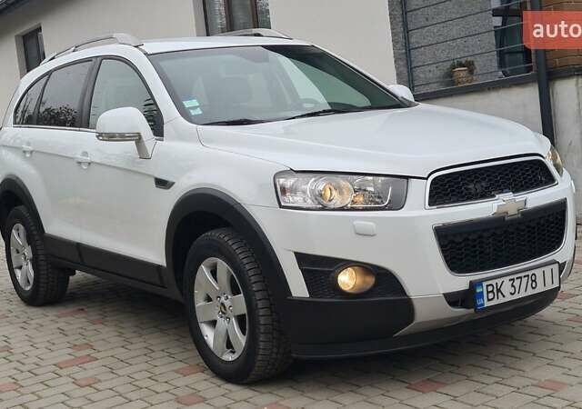 Белый Шевроле Каптива, объемом двигателя 2.2 л и пробегом 219 тыс. км за 9997 $, фото 1 на Automoto.ua