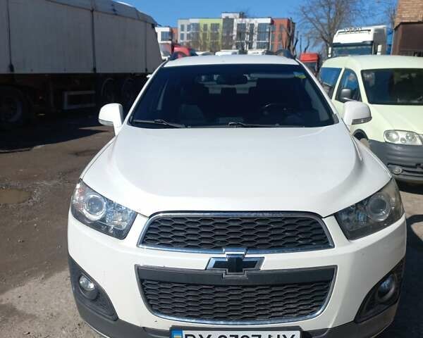 Белый Шевроле Каптива, объемом двигателя 2.23 л и пробегом 217 тыс. км за 10500 $, фото 1 на Automoto.ua