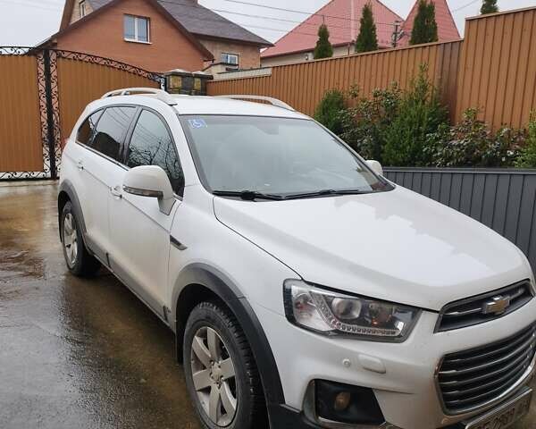 Белый Шевроле Каптива, объемом двигателя 2.23 л и пробегом 175 тыс. км за 17000 $, фото 1 на Automoto.ua