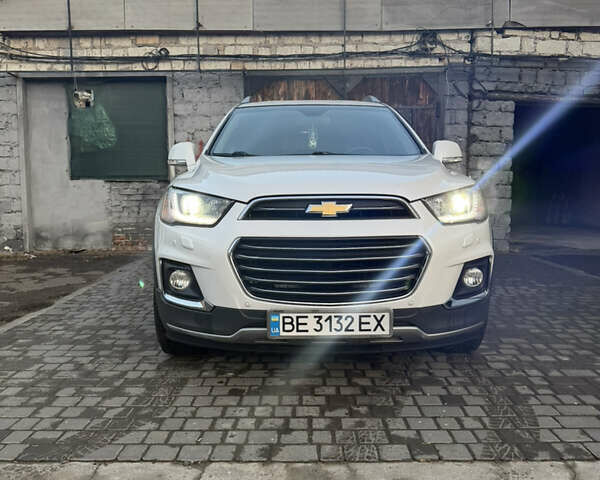 Белый Шевроле Каптива, объемом двигателя 2.23 л и пробегом 76 тыс. км за 17500 $, фото 1 на Automoto.ua