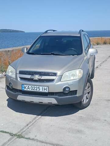 Бежевый Шевроле Каптива, объемом двигателя 2.4 л и пробегом 251 тыс. км за 7600 $, фото 1 на Automoto.ua